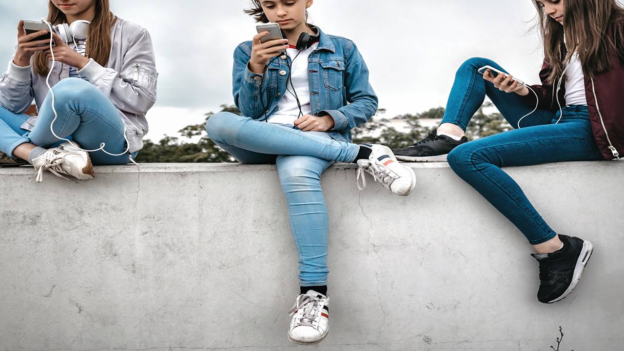 Guide on Social Media Girls Forums